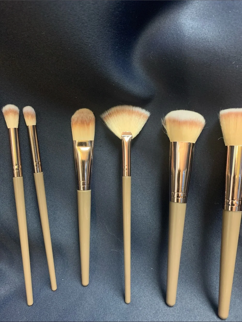 NWT Premium Synthetic Makeup Brush Set - Champagne Gold / Brown (Multi-Piece)
